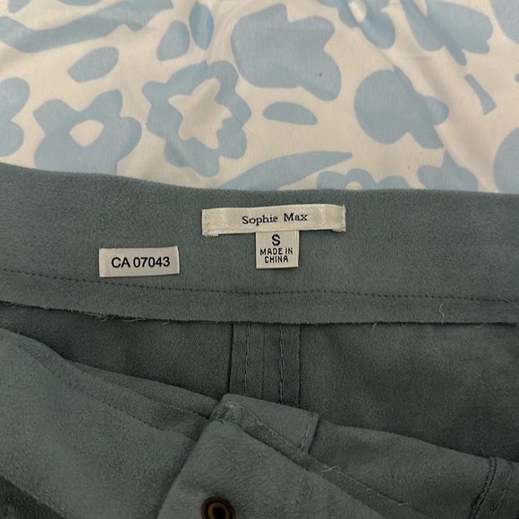 Teal faux suede button midi skirt - Picture 3 of 7